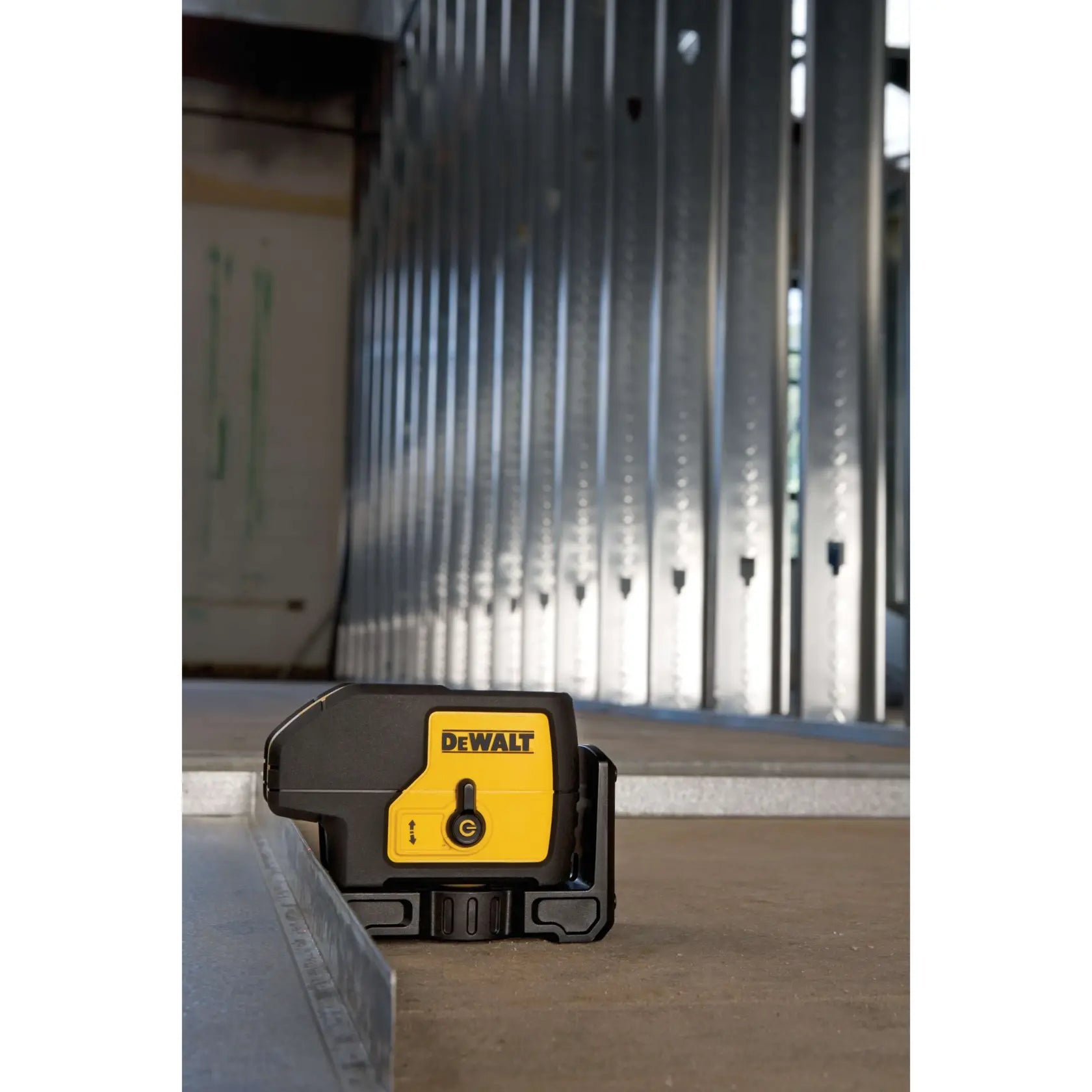 DeWalt DW083K 3 Beam Laser Pointer - image 8