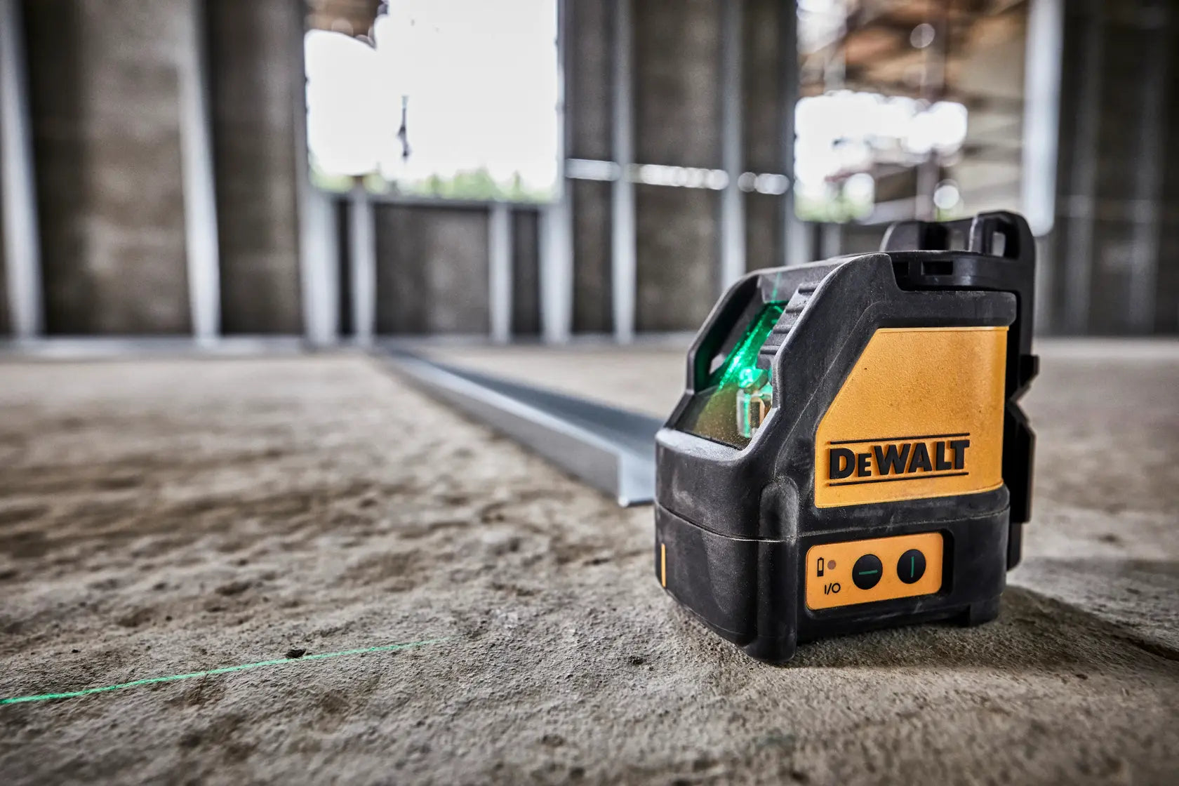 DeWalt DW088CG Green Cross Line Laser - image 10