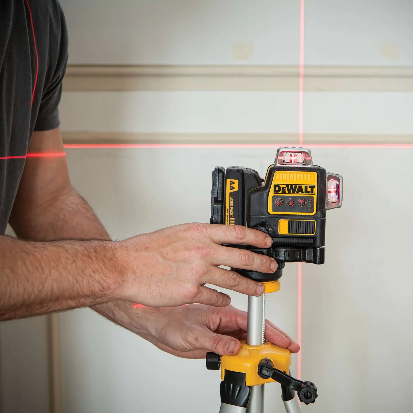 DeWalt DW089LR 12V MAX Compatible Red 3 X 360 Line Laser - image 9