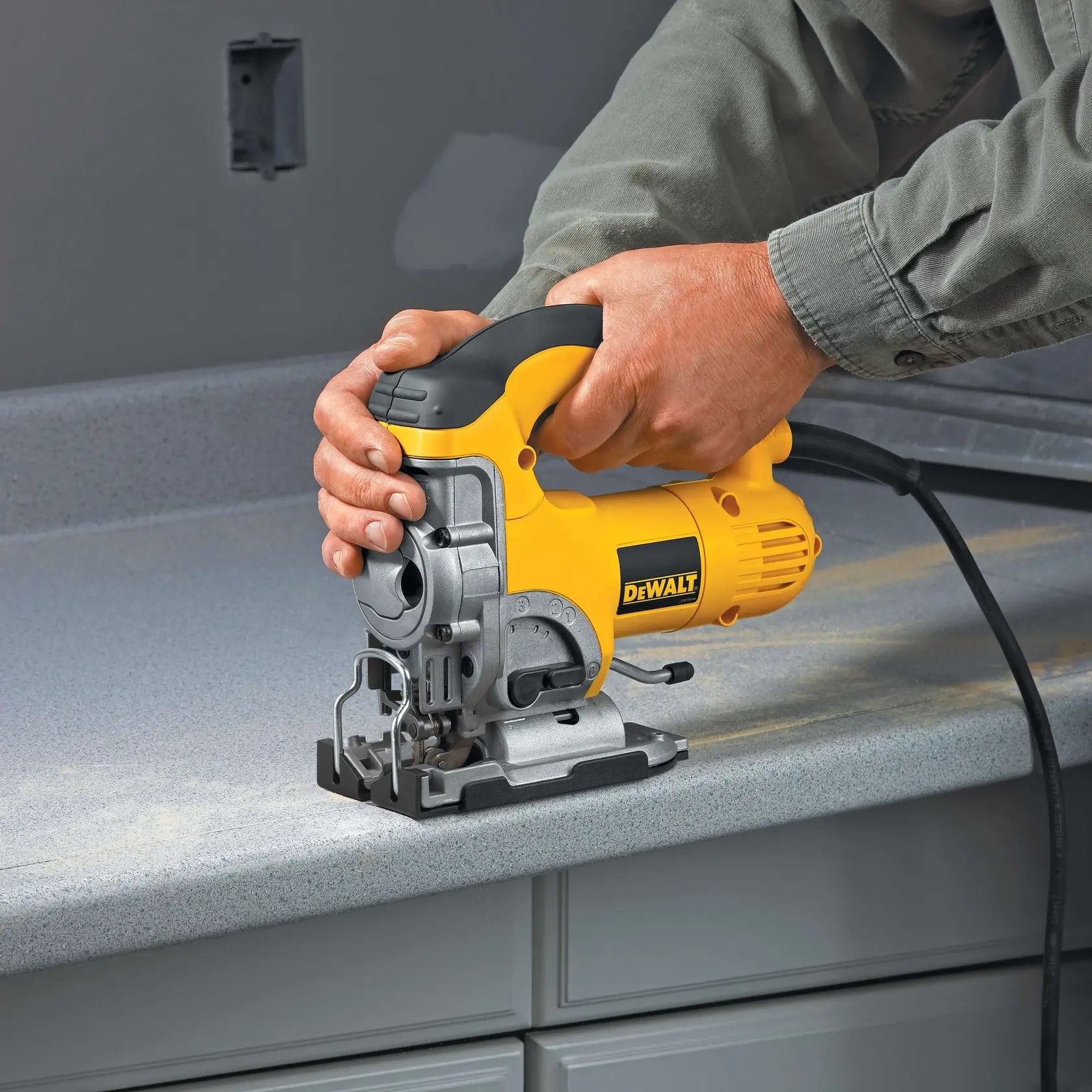 DeWalt DW331K 6.5 Amp Jig Saw Kit - image 8