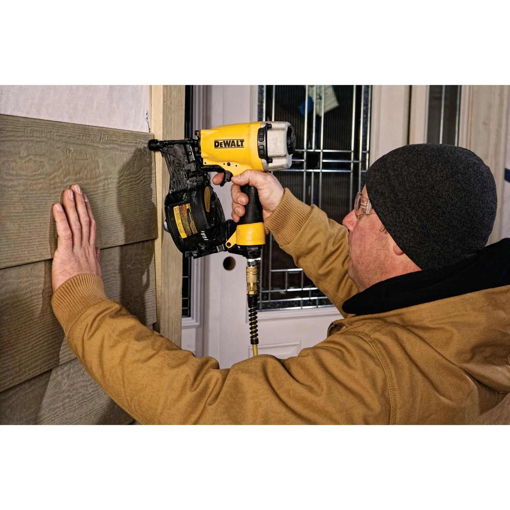 DeWalt DW66C-1 15° Coil Siding and Fencing Nailer - image 3