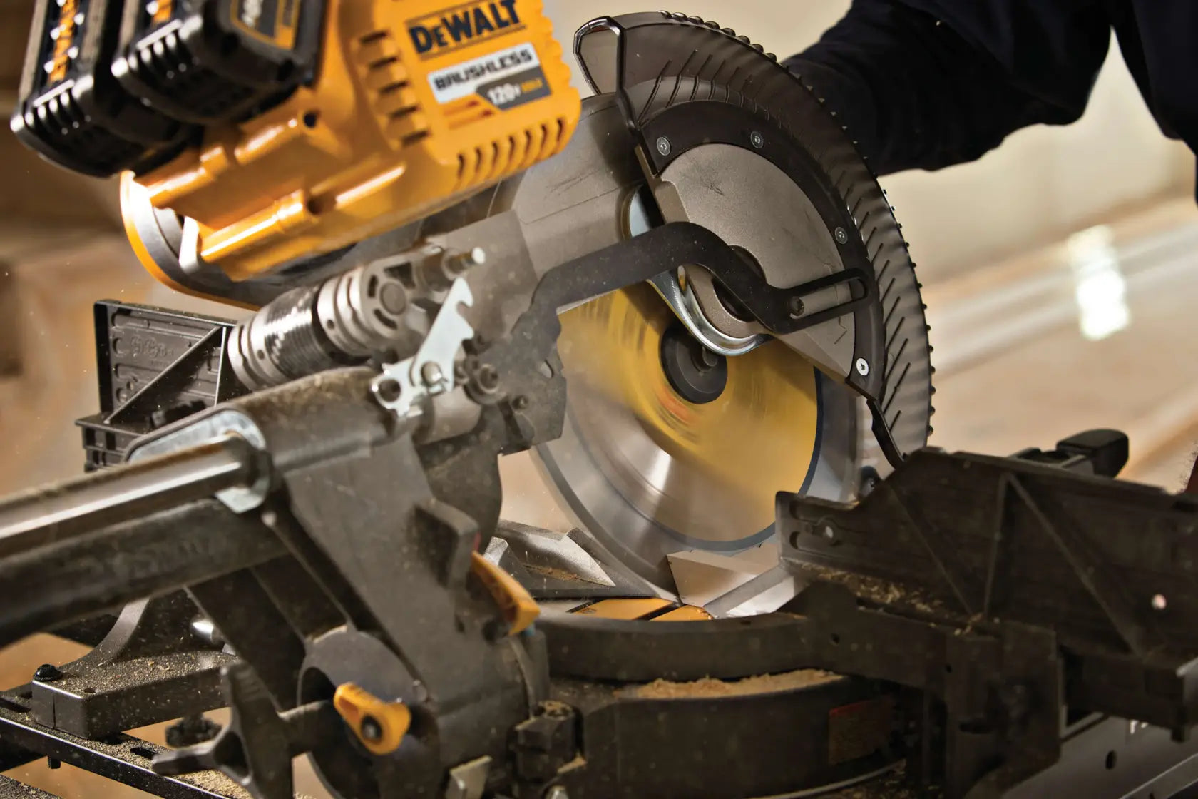 DeWalt DWAFV31260 12" 60T FlexVolt Saw Blade - image 3