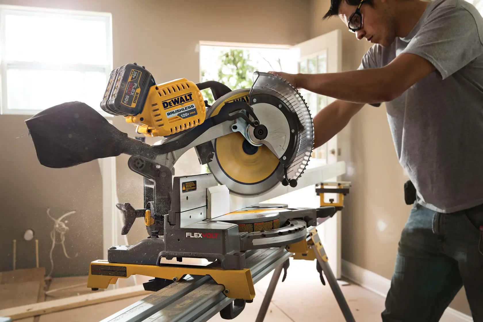 DeWalt DWAFV31260 12" 60T FlexVolt Saw Blade - image 5