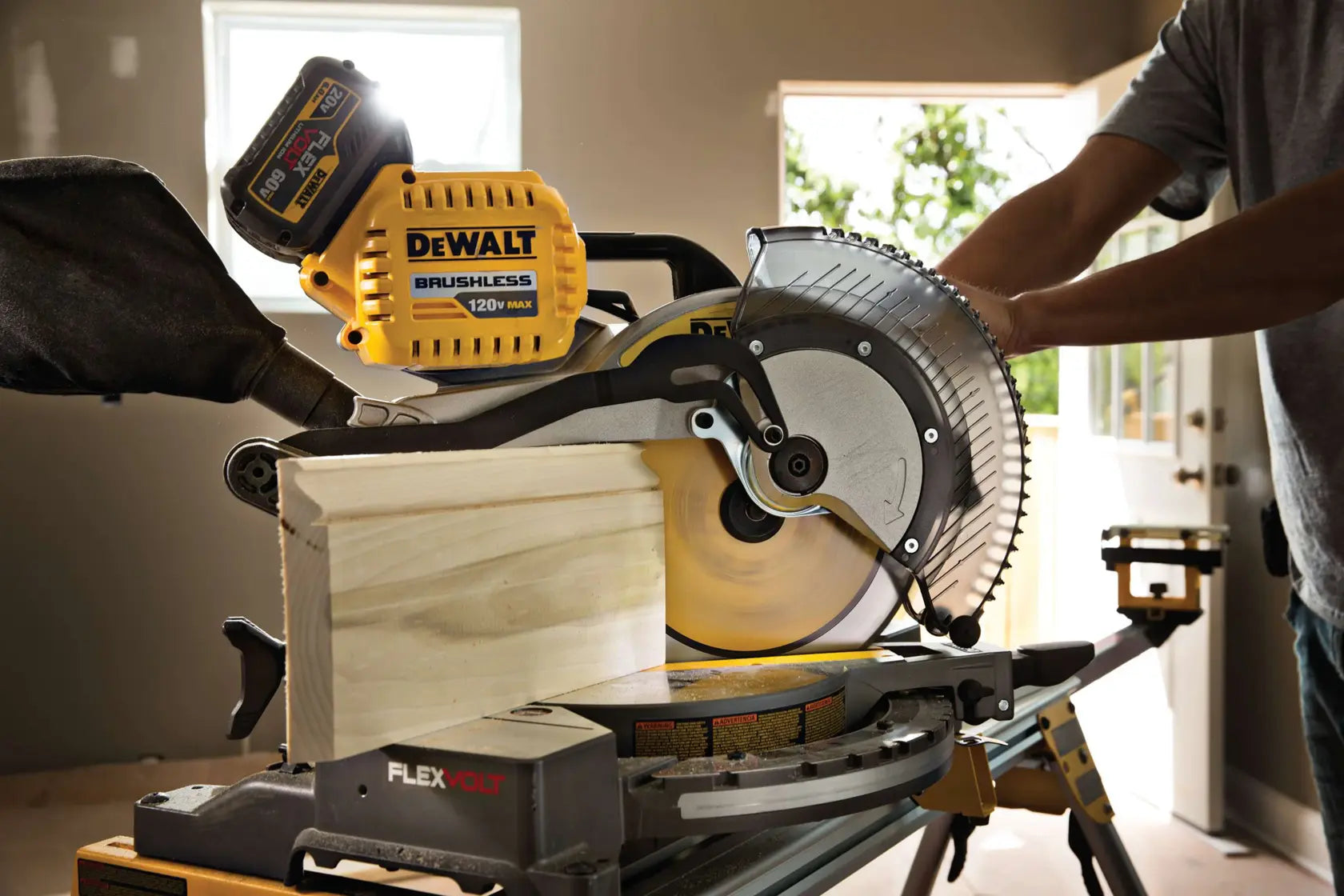 DeWalt DWAFV31260 12" 60T FlexVolt Saw Blade - image 6