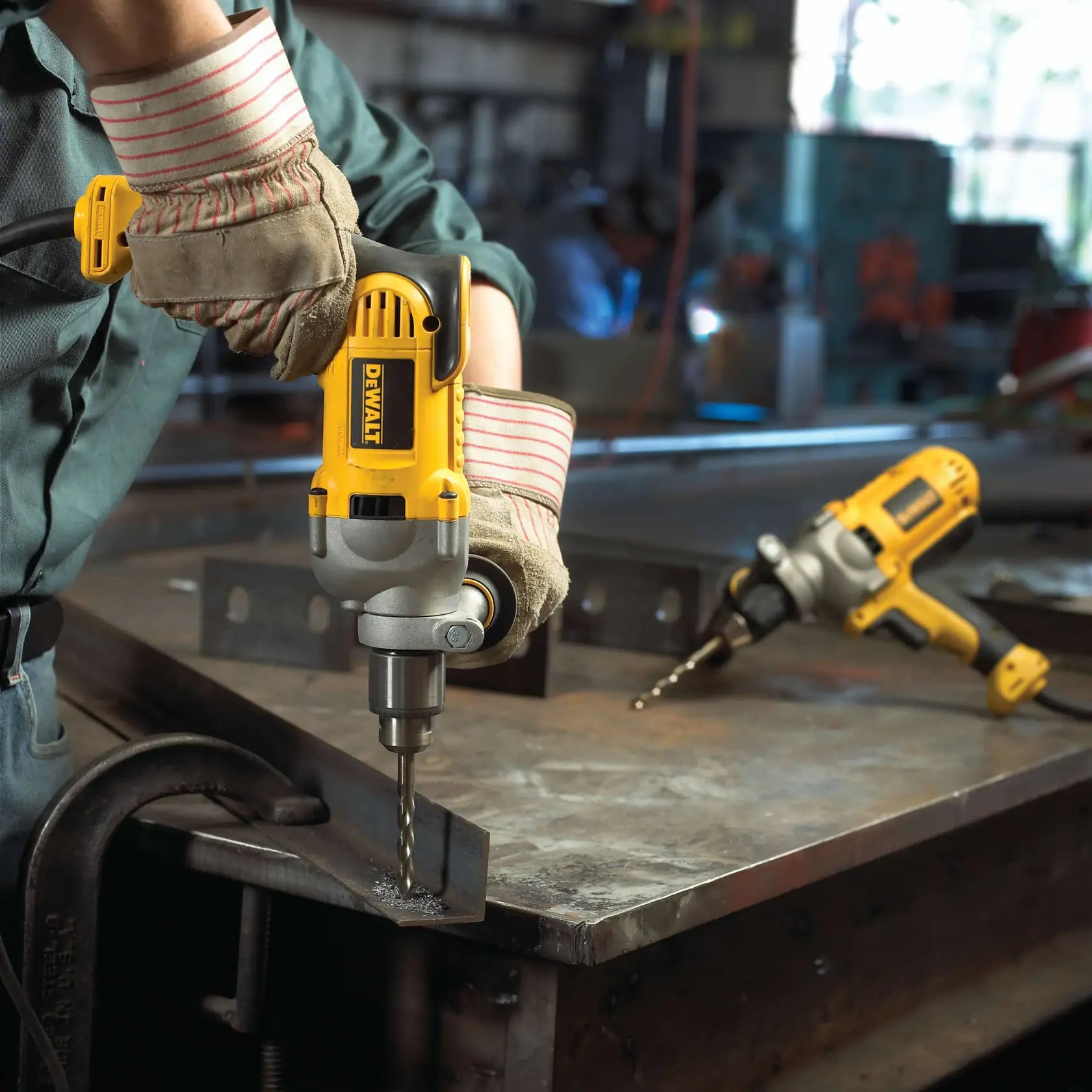 DeWalt DWD210G 1/2-in (13mm) VSR Pistol Grip Drill - image 8