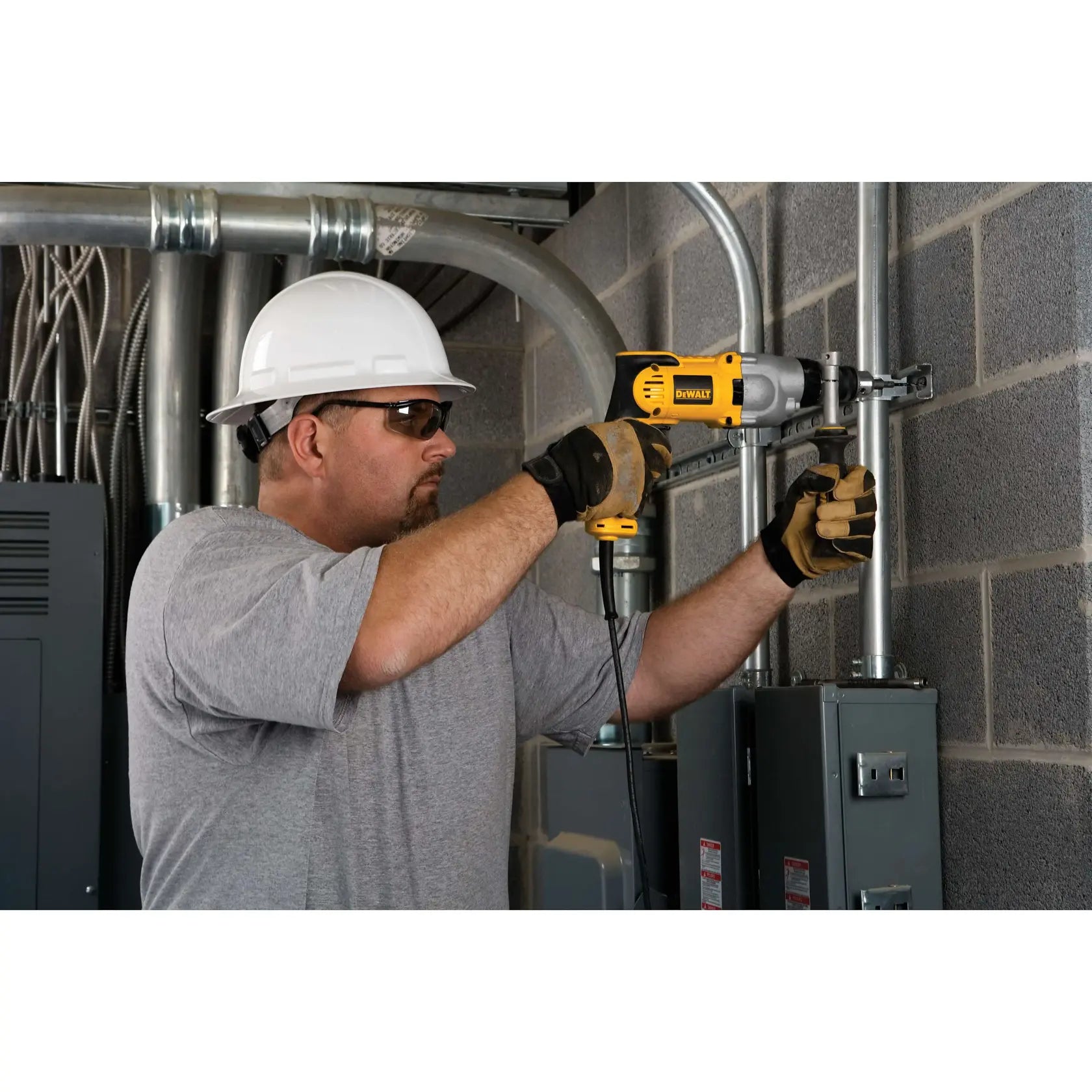 DeWalt DWD520 1/2-in VSR Pistol Grip Hammer Drill - image 8