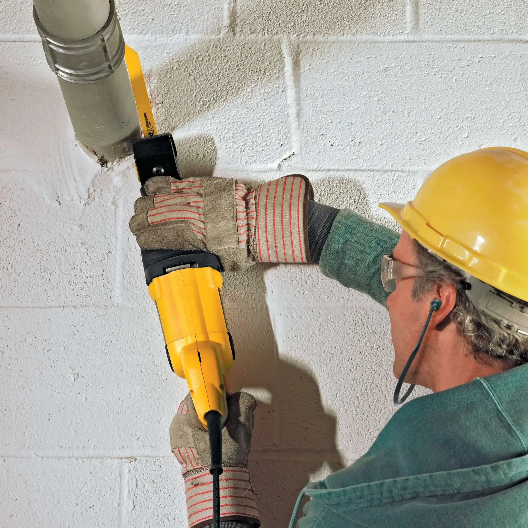 DeWalt DWE304 10 Amp Reciprocating Saw - image 5