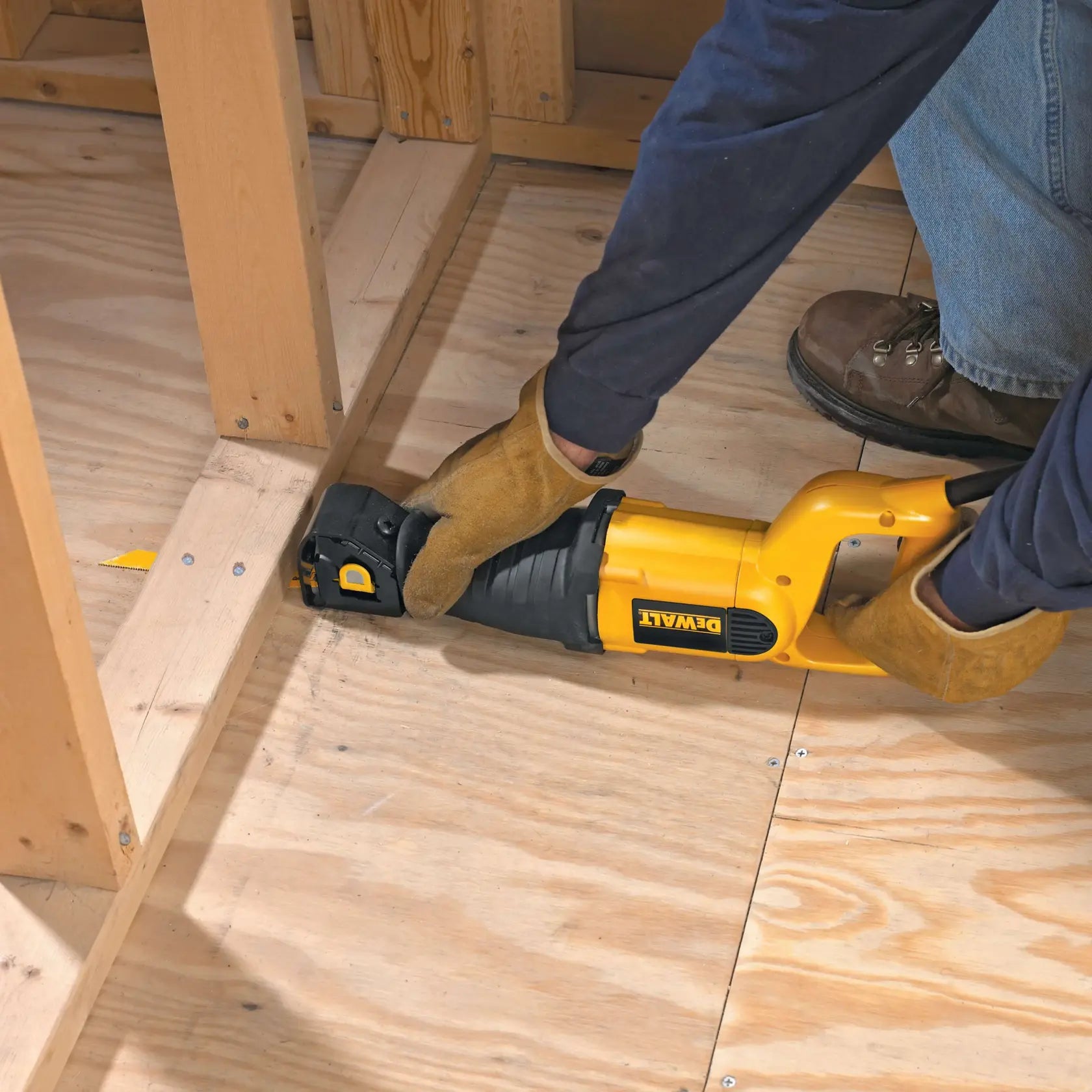 DeWalt DWE304 10 Amp Reciprocating Saw - image 6