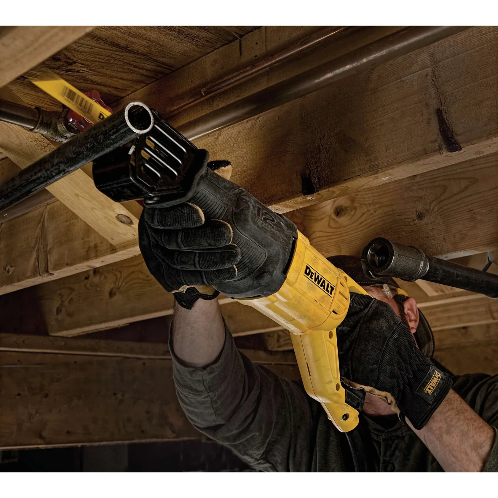 DeWalt DWE305 12 Amp Reciprocating Saw - image 9