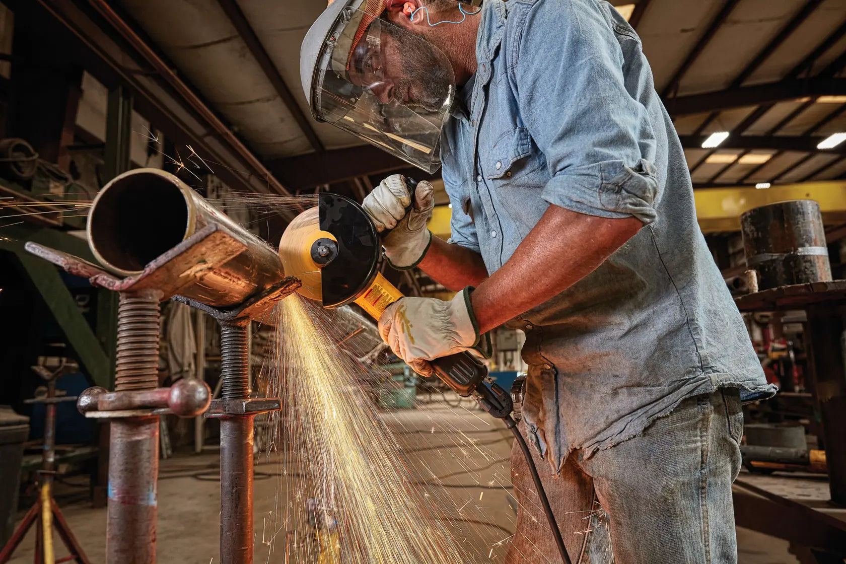 DeWalt DWE43244N 5 in. / 6 in. Brushless Paddle Switch Small Angle Grinder With KICKBACK BRAKE - image 5