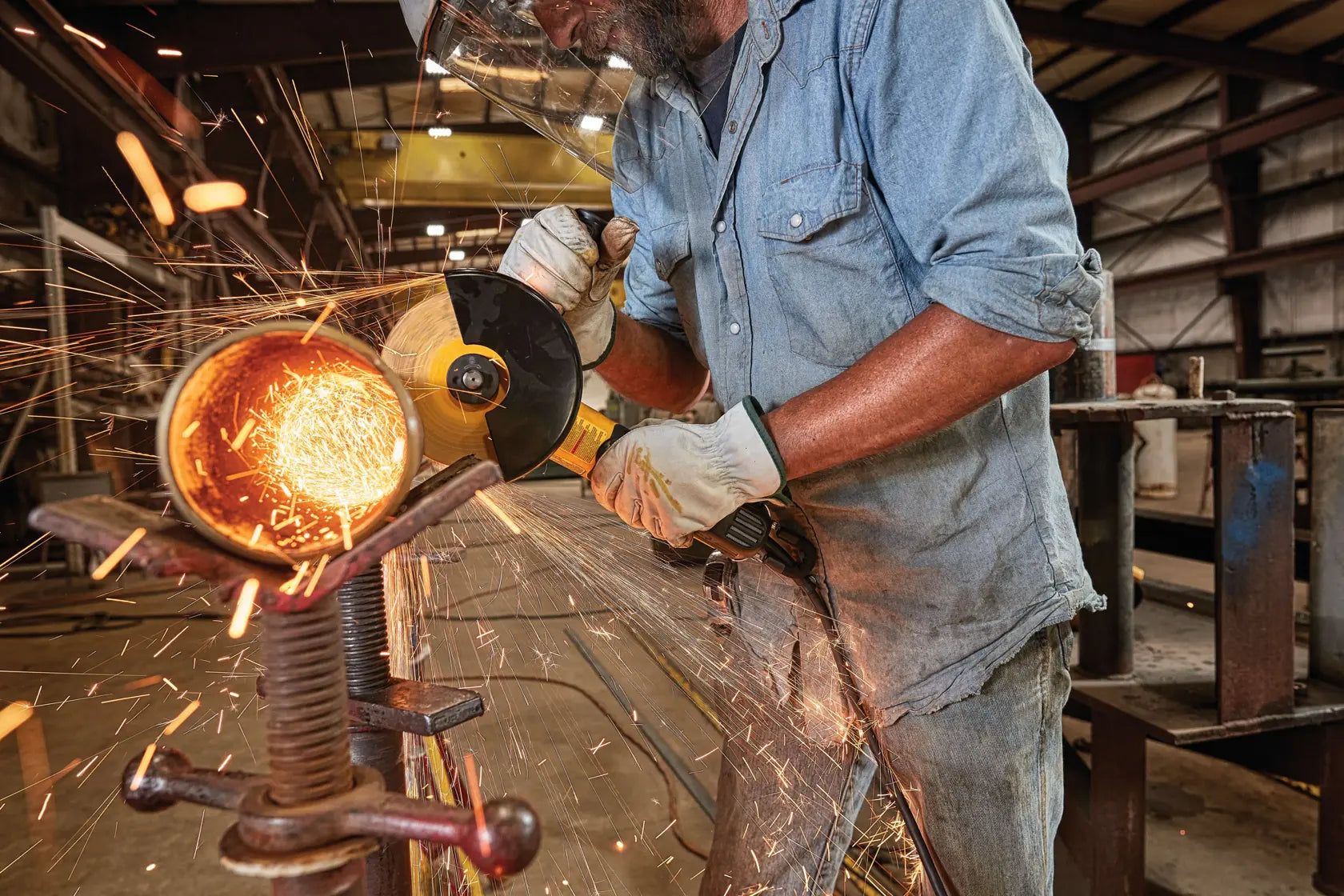 DeWalt DWE43244N 5 in. / 6 in. Brushless Paddle Switch Small Angle Grinder With KICKBACK BRAKE - image 6