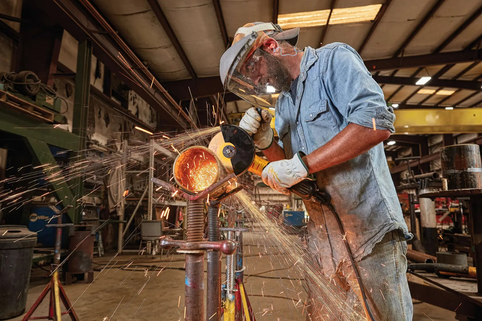 DeWalt DWE43244N 5 in. / 6 in. Brushless Paddle Switch Small Angle Grinder With KICKBACK BRAKE - image 7