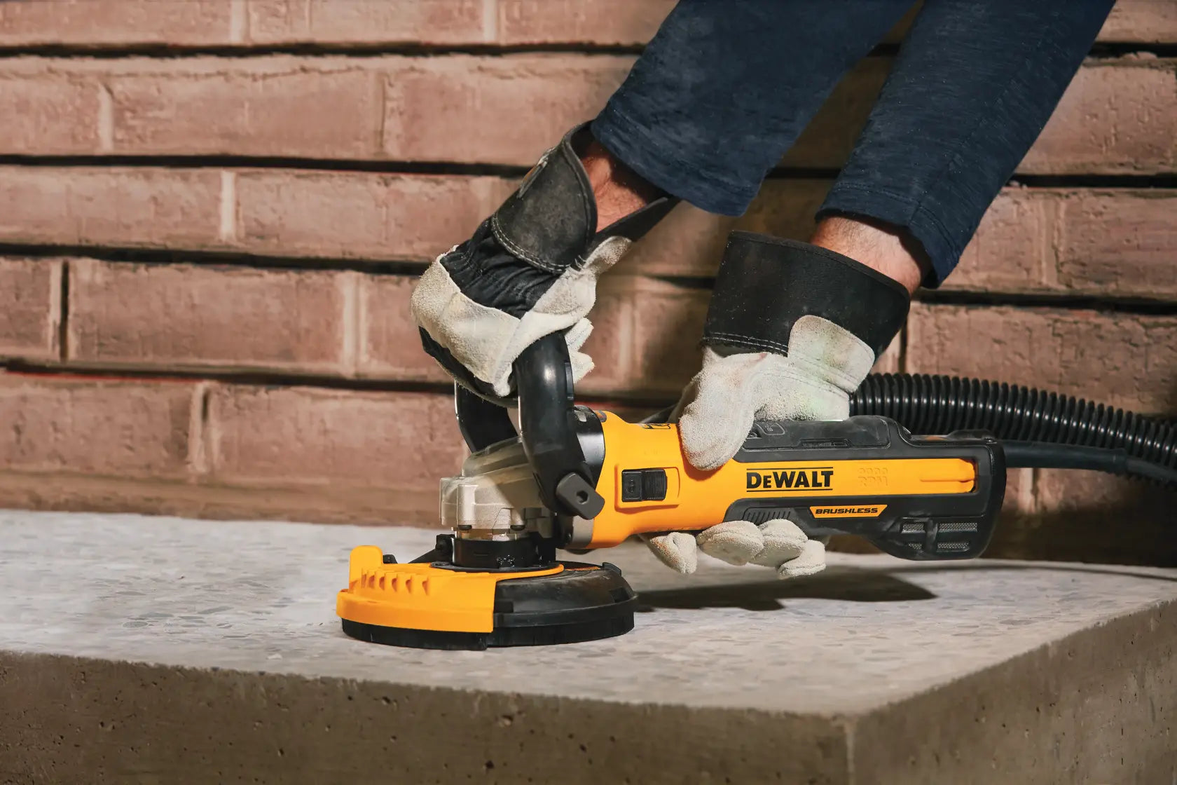 DeWalt DWE46253 5-in Brushless Surface Grinder With KICKBACK BRAKE Kit - image 3
