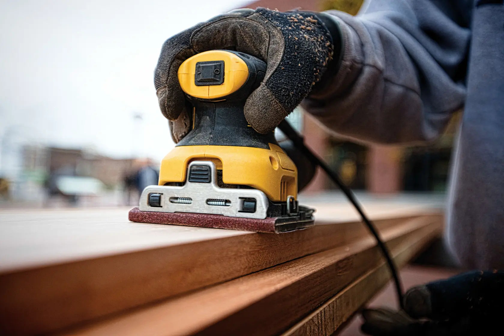 DeWalt DWE6411K 1/4-in. (6.4mm) Corded Electric Sheet Palm Grip Sander - image 5