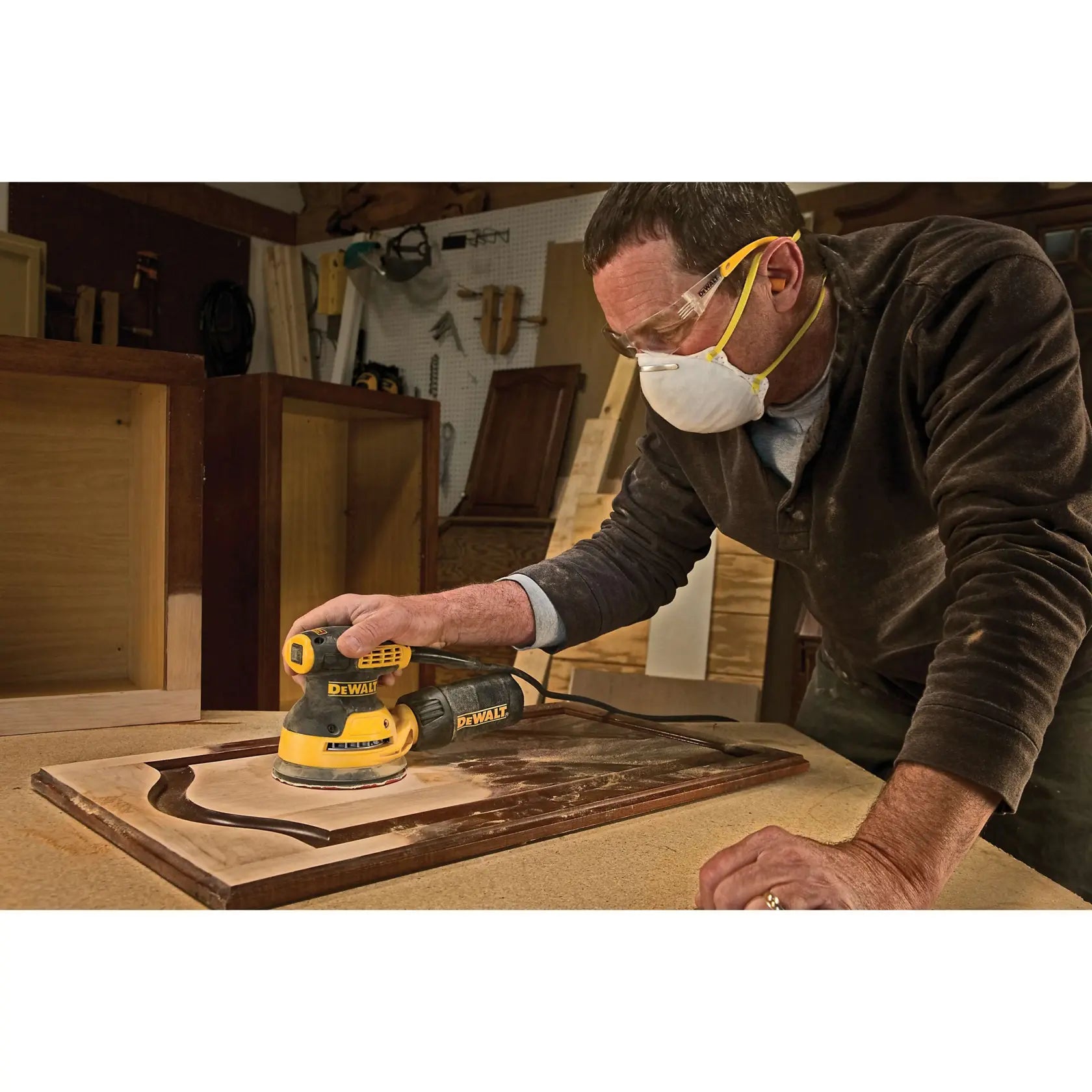 DeWalt DWE6421K 5 in. Single Speed Random Orbit Sander Kit - H&L Pad - image 8