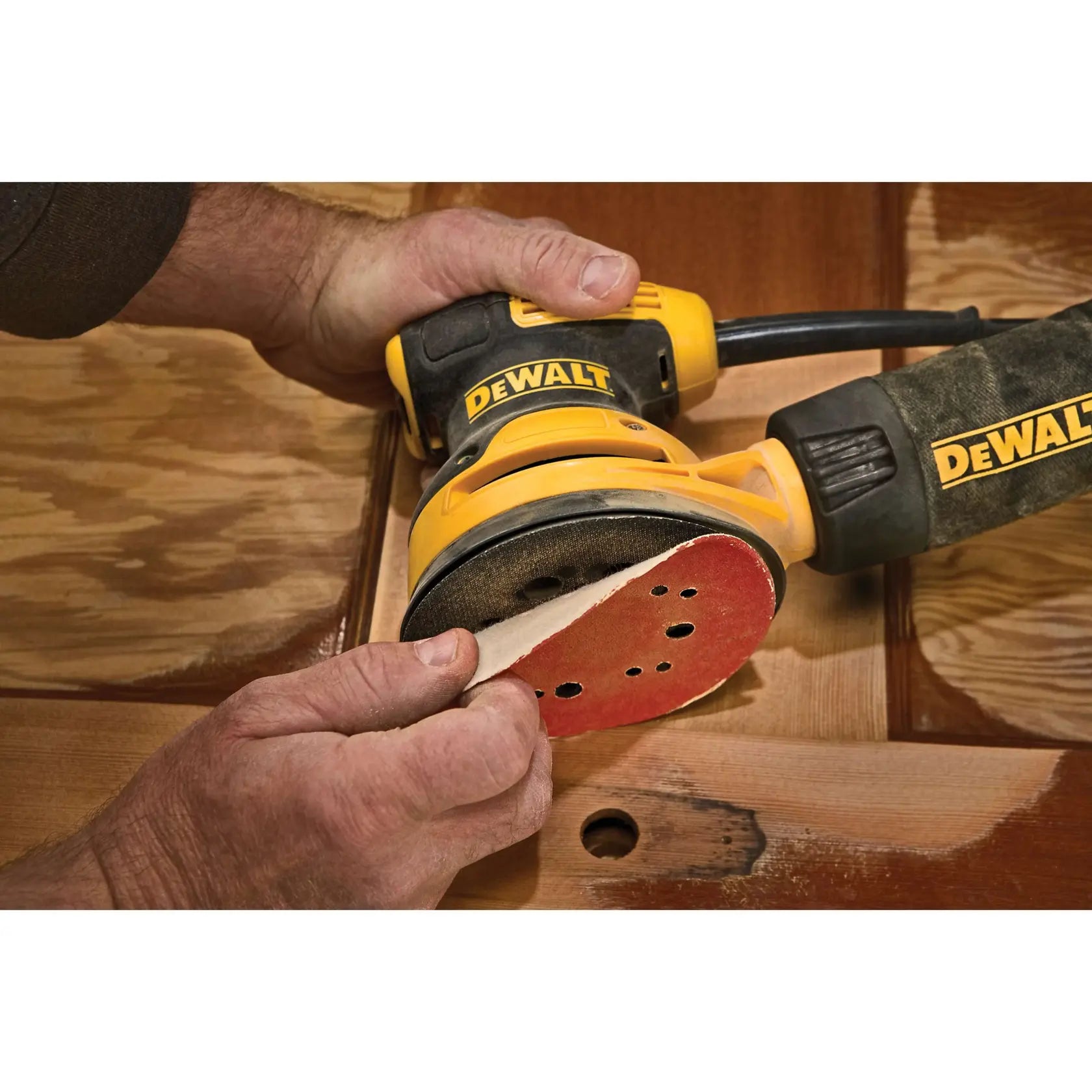 DeWalt DWE6421K 5 in. Single Speed Random Orbit Sander Kit - H&L Pad - image 10