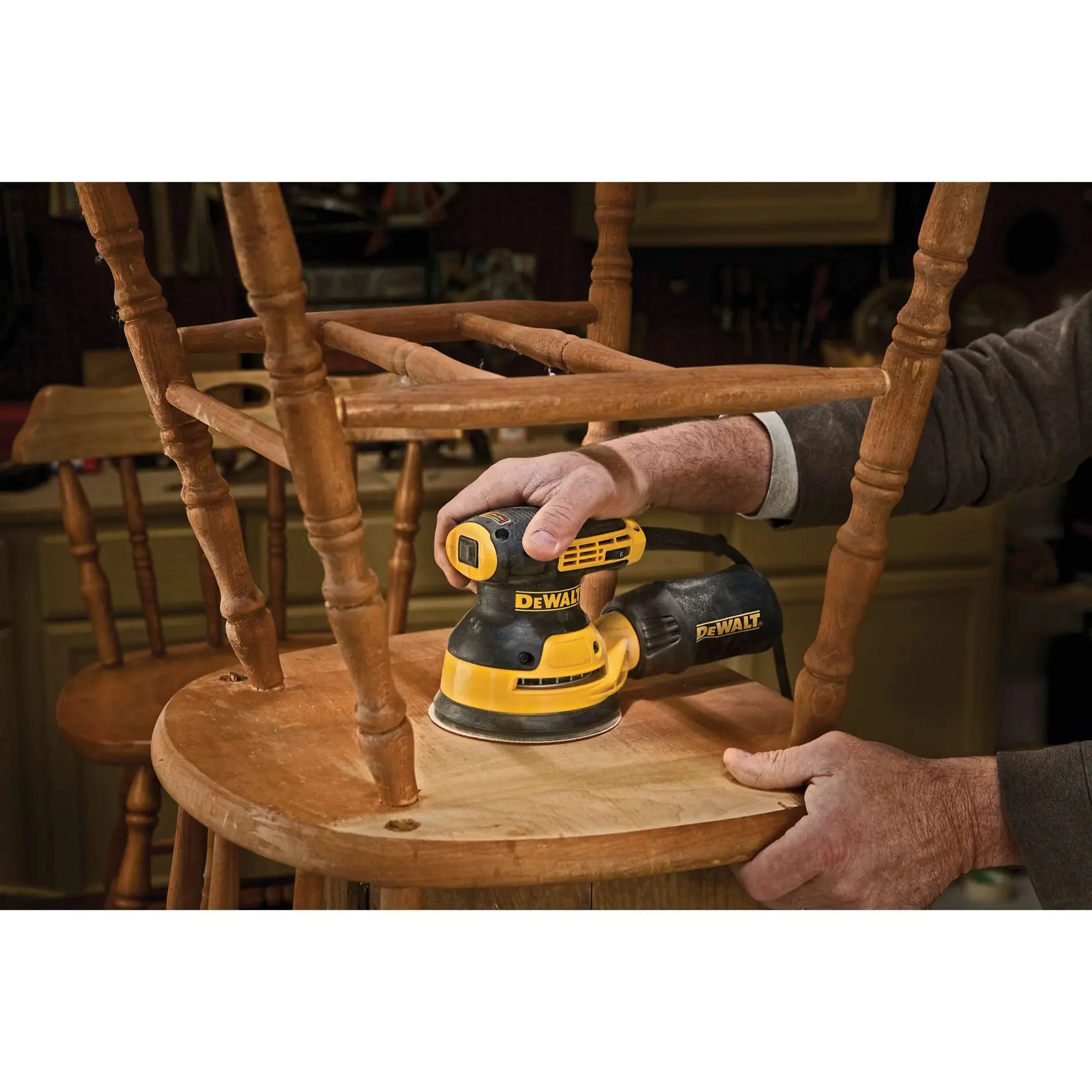 DeWalt DWE6423K 5-in (127-mm) Corded Electric Variable Speed Random Orbital Sander Kit - image 6