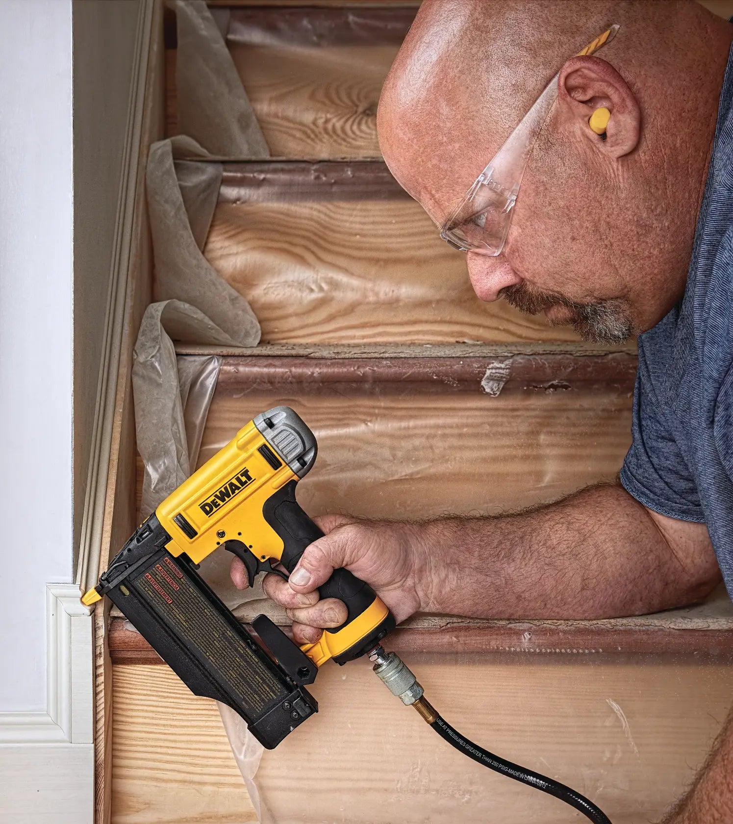 DeWalt DWFP2350K 23 Ga Pin Nailer - image 7
