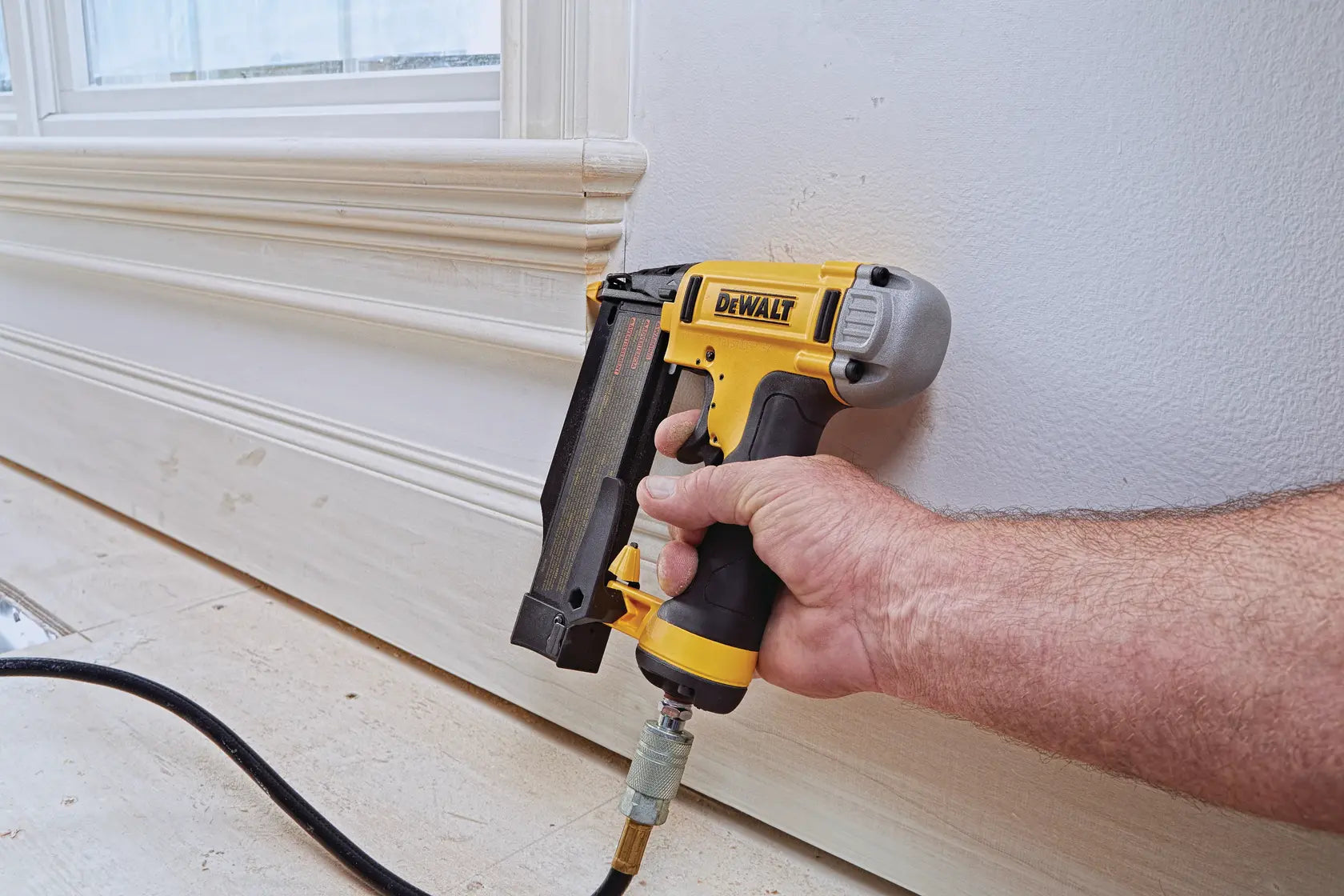 DeWalt DWFP2350K 23 Ga Pin Nailer - image 9