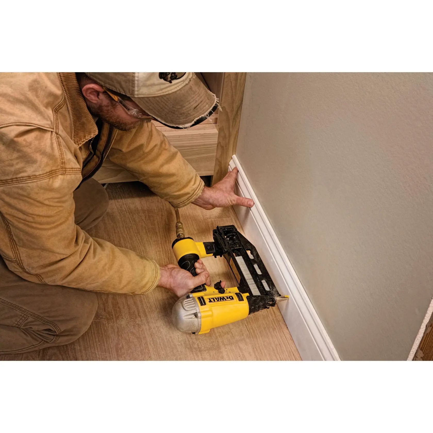 DeWalt DWFP71917 16ga Precision Point Finish Nailer - image 3