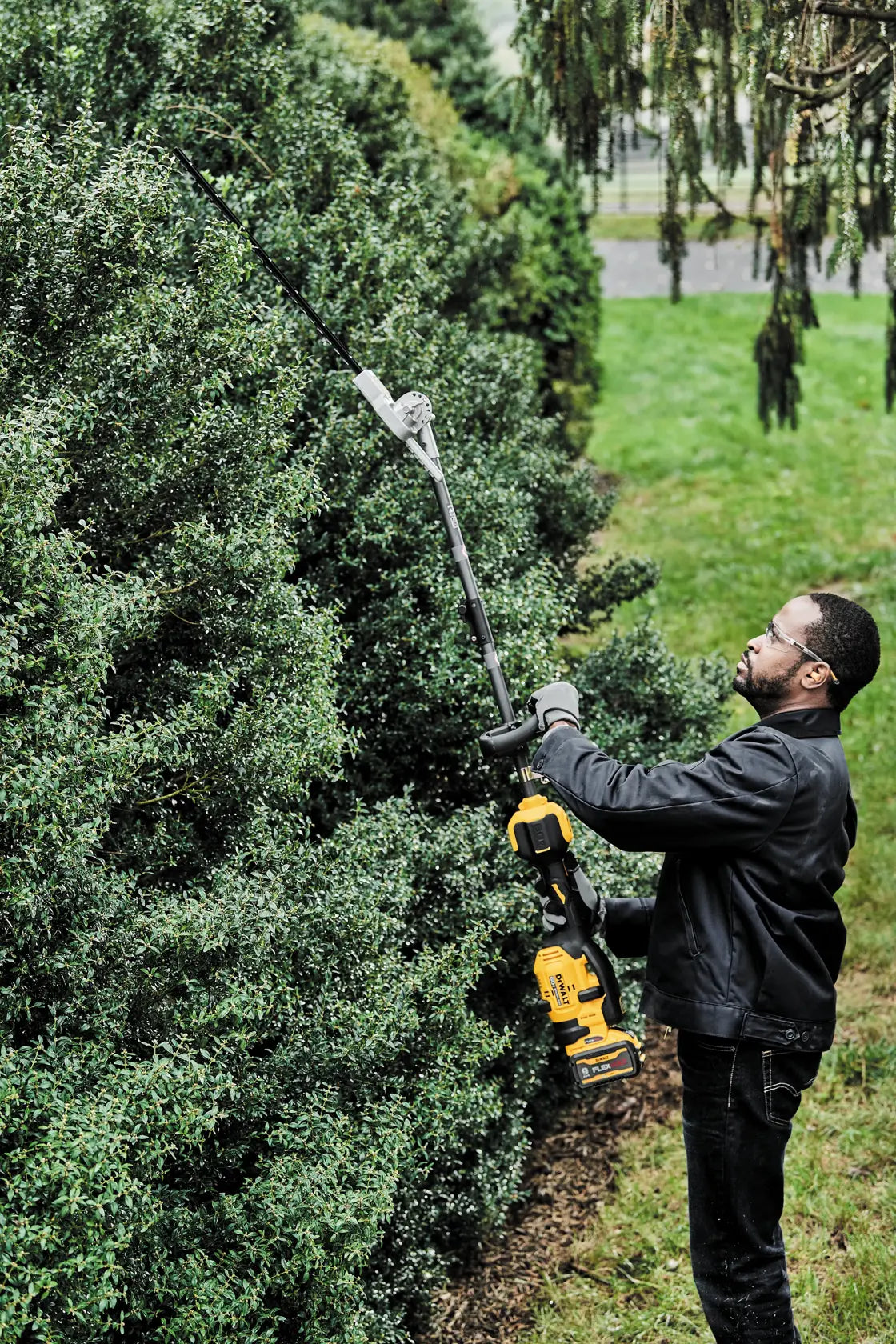 DeWalt DWOAS8HT Universal Articulating Hedge Trimmer Attachment - image 2