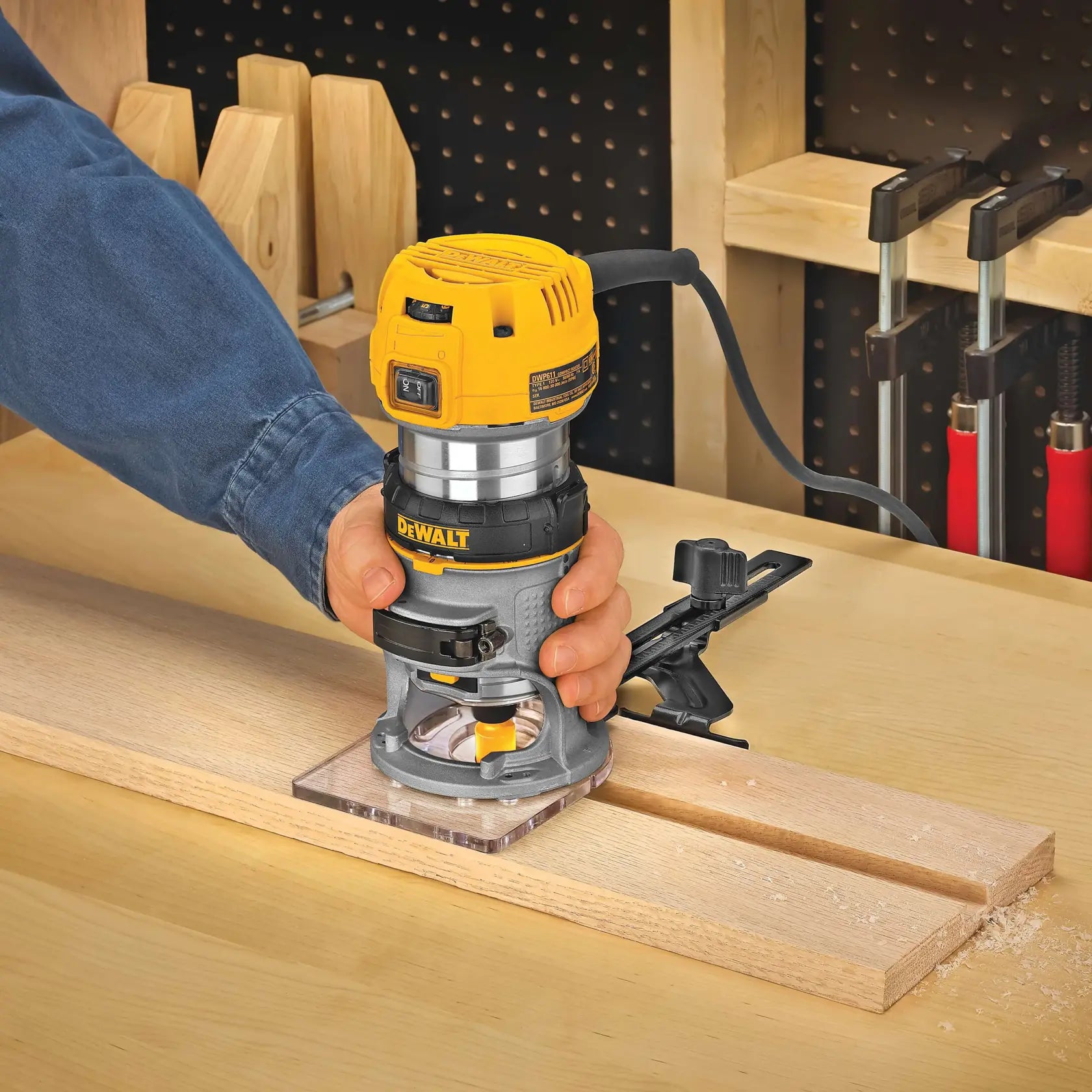 DeWalt DWP611 1-1/4 HP MAX Torque Variable Speed Compact Router - image 6