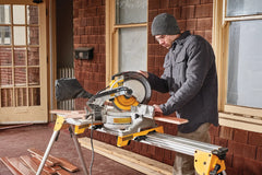DeWalt DWS713 15A 10 in. Single-Bevel Compound Miter Saw - image 4