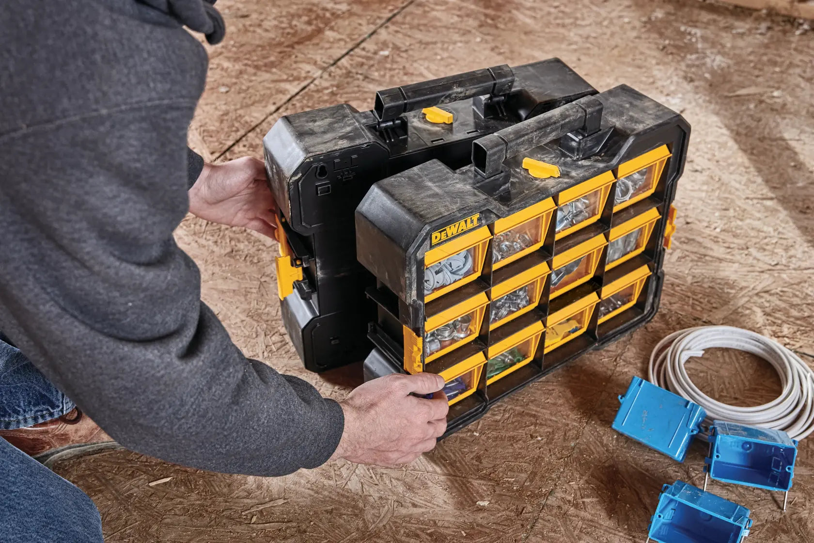 DeWalt DWST14121 Flip-Bin Organizer - image 6