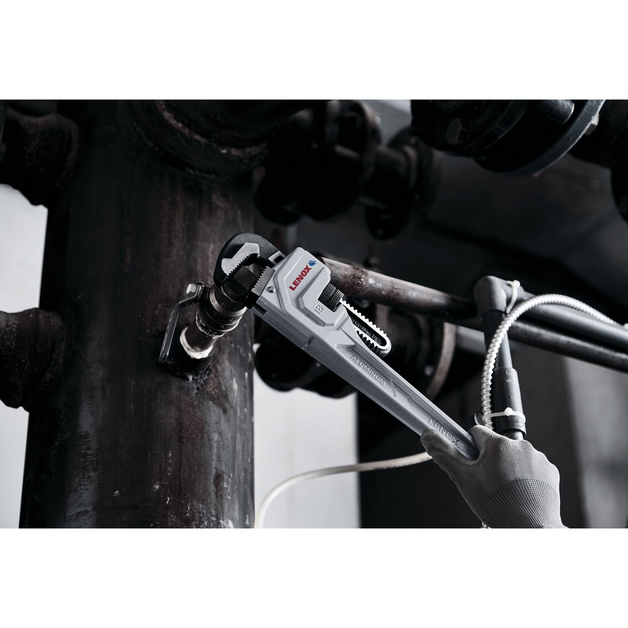Lenox LXHT90618 18" Aluminum Pipe Wrench - image 3