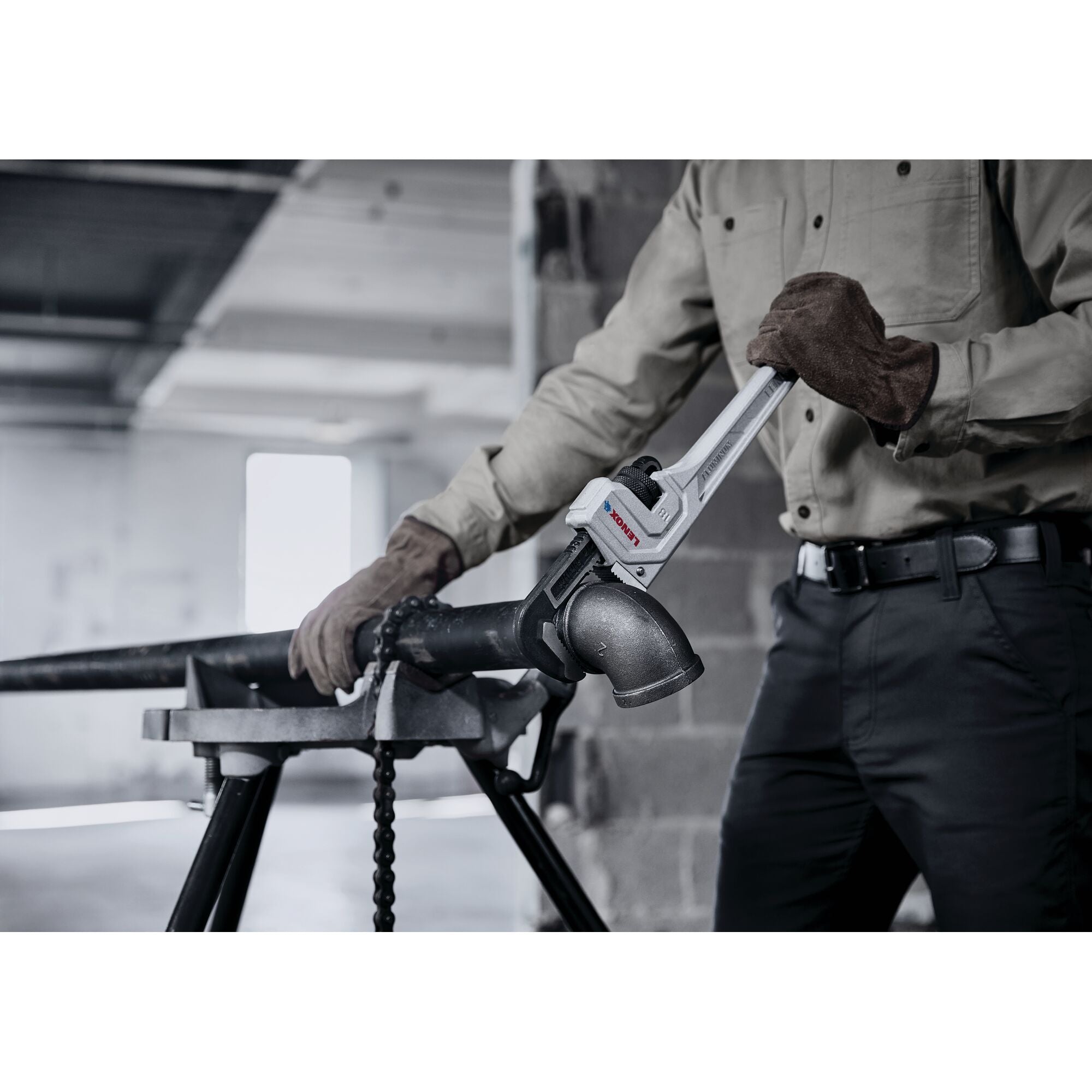 Lenox LXHT90618 18" Aluminum Pipe Wrench - image 4